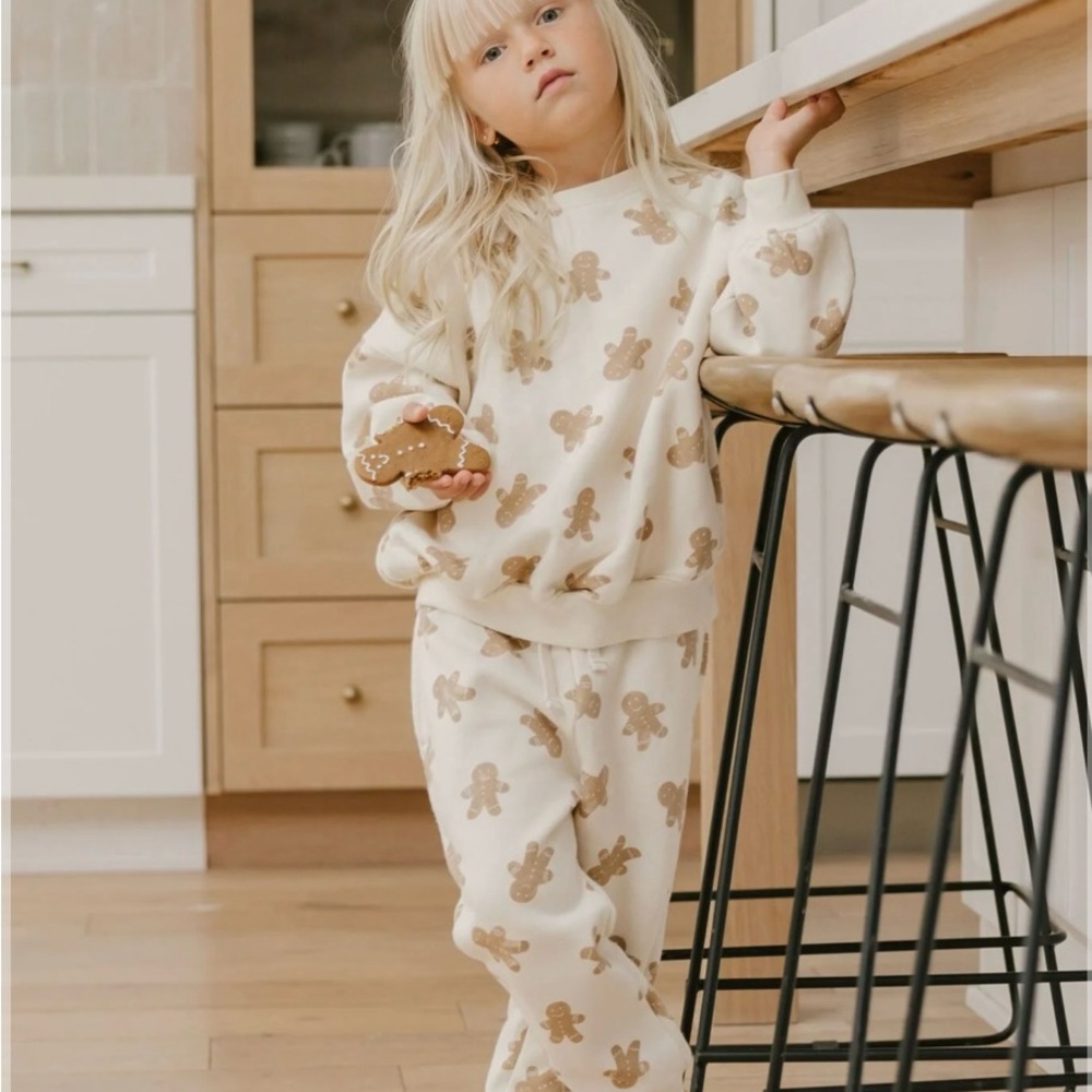 Rylee + Cru Gingerbread Holiday Relaxed Sweatshirt and Jogger Set Size 2-3Y